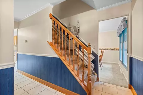 Entry Way - 116 Williamsburg Pl, Irwin, PA 15642 photo 2 of 3