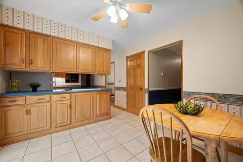 Kitchen - 116 Williamsburg Pl, Irwin, PA 15642 photo 4 of 4