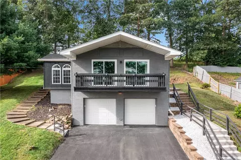 223 Columbia Dr, Aliquippa, PA 15001