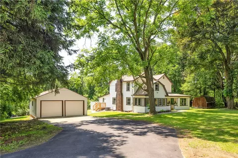 2165 Tuscarawas Rd, Beaver, PA 15009