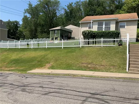 1824 Greenleaf St, Pittsburgh, PA 15211