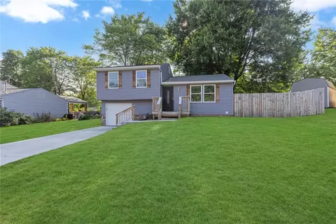 104 Magnolia Dr, Beaver, PA 15009