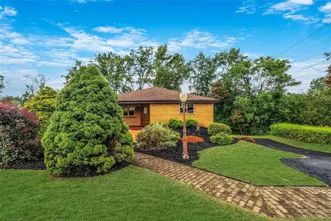 119 Valleyvue Dr, Elizabeth, PA 15037