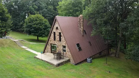 122 Beblo Ln, Butler, PA 16002