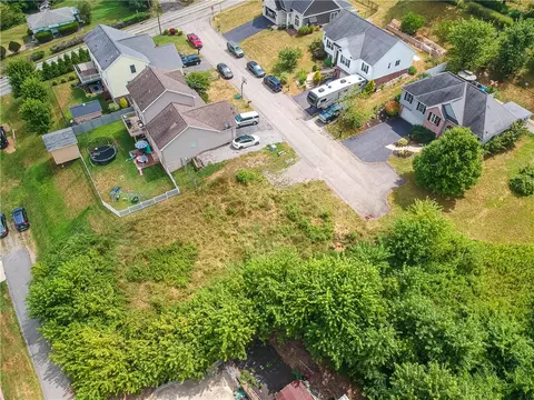 201 Outlook Ave, Mcdonald, PA 15057