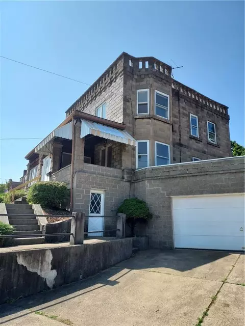 14 Wainwright Ave, Pittsburgh, PA 15227