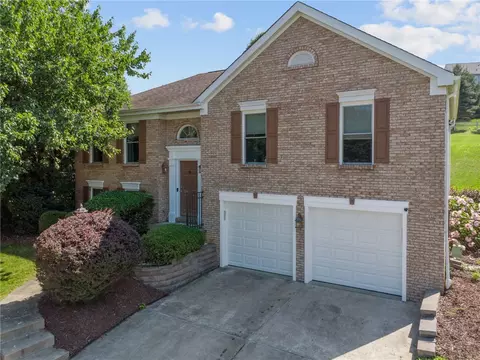 9001 Judith Cir, Irwin, PA 15642