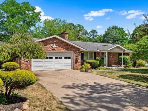 494 Angela Dr, Aliquippa, PA 15001