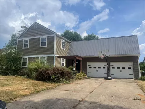 135 Janet St, Beaver Falls, PA 15010