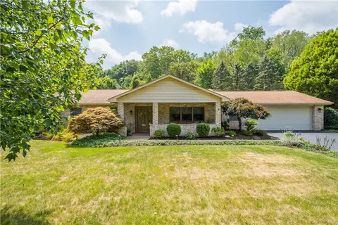 15 Brookside Dr, Mcdonald, PA 15057
