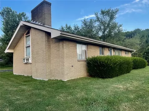 1351 Mars Evans City Rd, Evans City, PA 16033