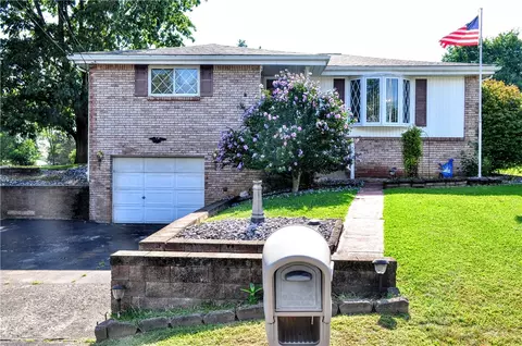 324 Evergreen Dr, Mount Pleasant, PA 15666