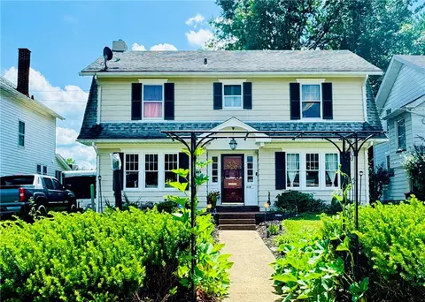 210 E Garfield Ave, New Castle, PA 16105