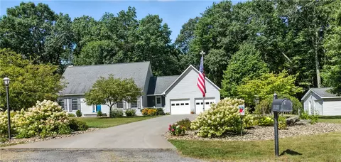 170 Fernwood Dr, Cranberry, PA 16319