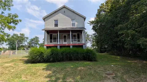 38 Ridge Rd, Brownsville, PA 15417