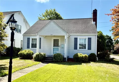 201 E Rockenstein Ave, Butler, PA 16001