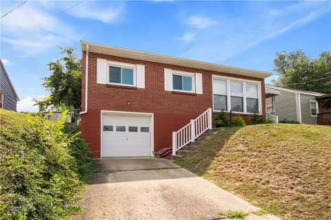 120 Phillips St, Charleroi, PA 15022