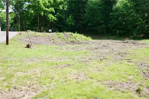 500 Conway Wallrose Rd, Freedom, PA 15042