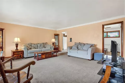Living - 109 Long Dr, Irwin, PA 15642 photo 1 of 4