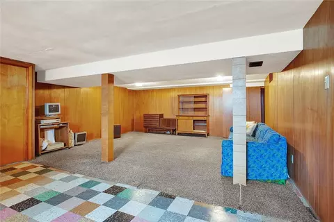 Living - 109 Long Dr, Irwin, PA 15642 photo 4 of 4