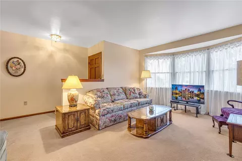 Living - 111 Truman, Monaca, PA 15061 photo 1 of 2