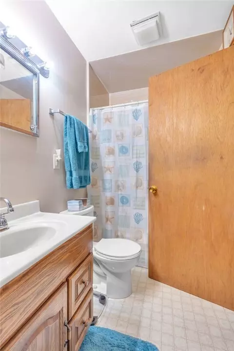 Bath - 111 Truman, Monaca, PA 15061 photo 1 of 2