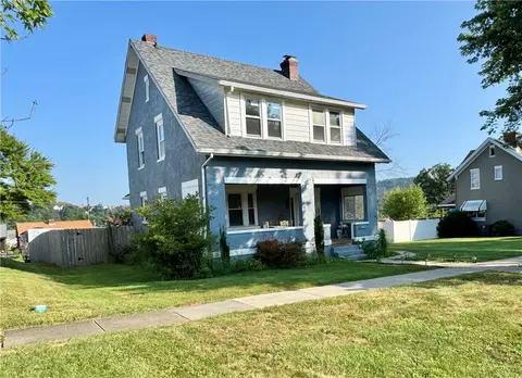 1805 Moore Ave, North Apollo, PA 15673