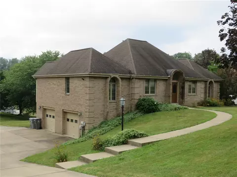 108 Oak Ridge Dr, Venetia, PA 15367