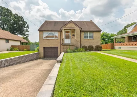 1110 Uptegraf St, Pittsburgh, PA 15218