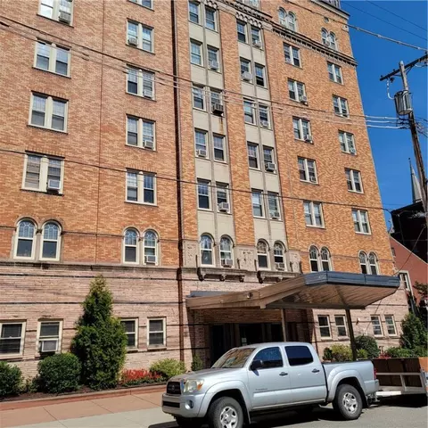 144 N Dithridge St #306, Pittsburgh, PA 15213