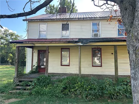224 Washington St, Oliver, PA 15472