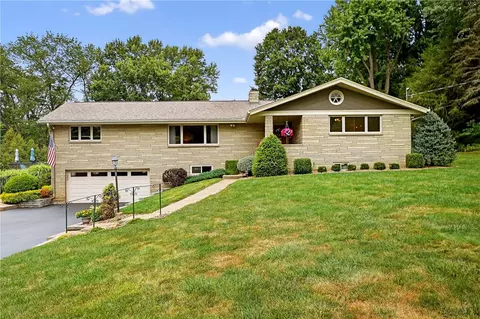 109 Robinhood, Canonsburg, PA 15317