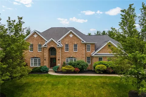 8010 Sherwood Dr, Presto, PA 15142