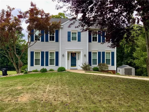 112 Cedar Ridge Dr, Monaca, PA 15061