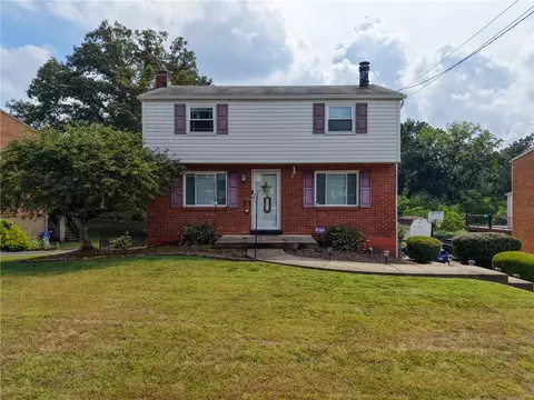 878 Blue Ridge Rd, Pittsburgh, PA 15239