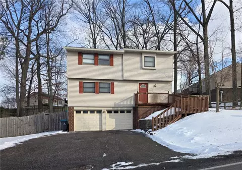 2064 Powell Rd, Cranberry Township, PA 16066