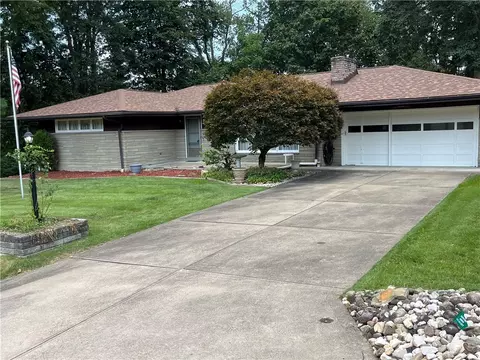 12509 Herold Dr, Irwin, PA 15642