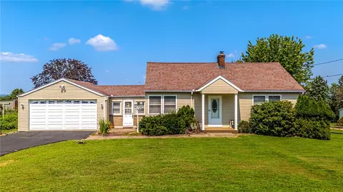 1342 Armstrong Dr, Monongahela, PA 15063