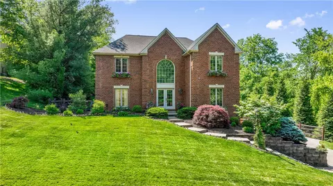 100 Hickory Hts, Bridgeville, PA 15017