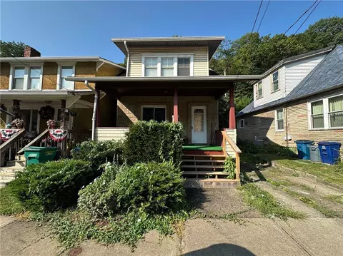 293 Lexington Ct, Carnegie, PA 15106