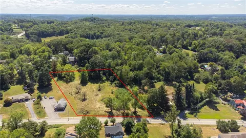 2425 Rochester Rd, Sewickley, PA 15143
