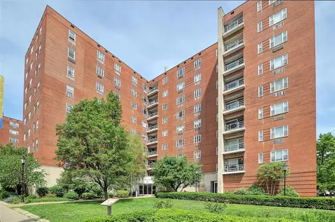 4625 Fifth Ave #211, Pittsburgh, PA 15213