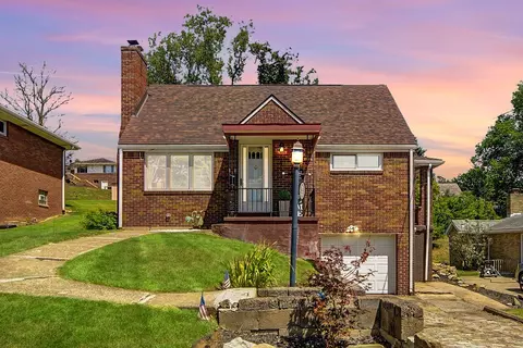 128 Delfred Dr, Carnegie, PA 15106