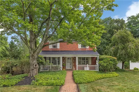 9328 Cromwell Dr, Pittsburgh, PA 15237