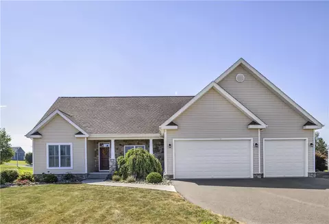 112 Savannah Dr, Harmony, PA 16037