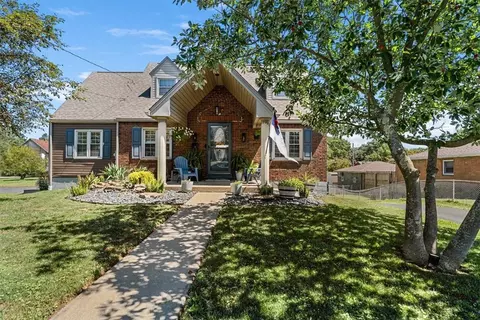 105 Madison Dr, New Kensington, PA 15068