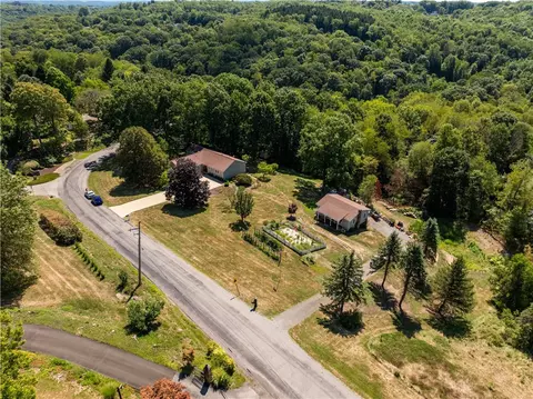 2145 Gypsy Glen Rd, Beaver, PA 15009