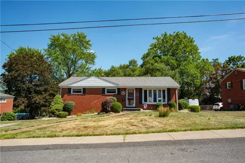 5612 Alan St, Aliquippa, PA 15001