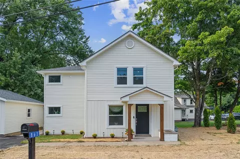 863 Melody Ln, New Castle, PA 16101
