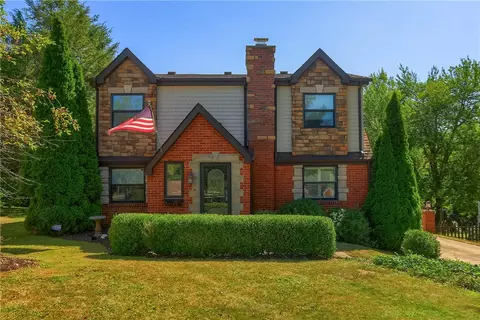 24 Herbst Rd, Coraopolis, PA 15108